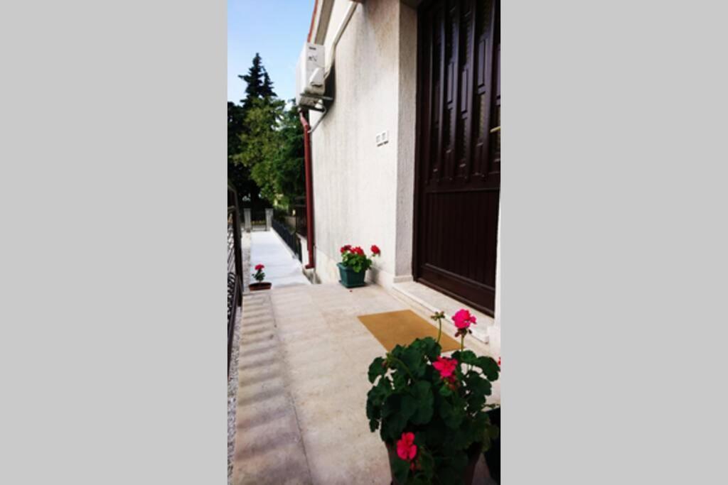 Apartment Vesna For 2, Free Parking And Wi-Fi 普拉 外观 照片